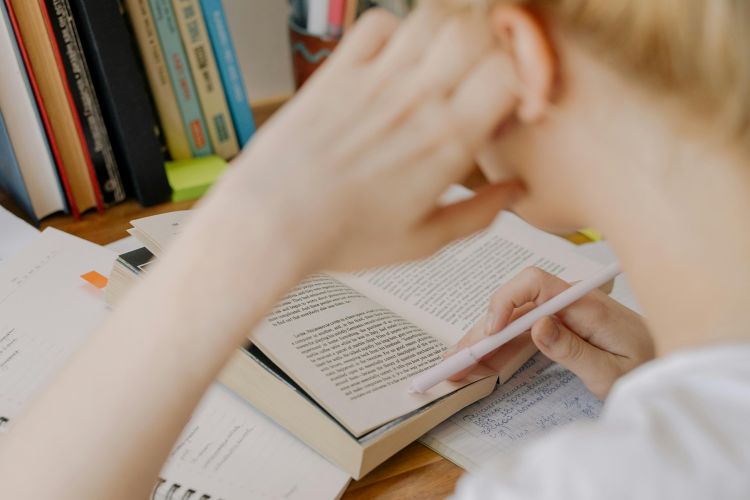 مزايا وعيوب الدراسة في الخارج